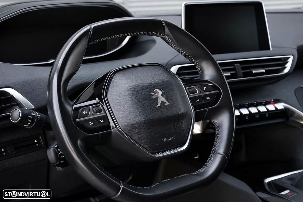 Peugeot 5008 1.6 BlueHDi Allure J17 — fotografia 11