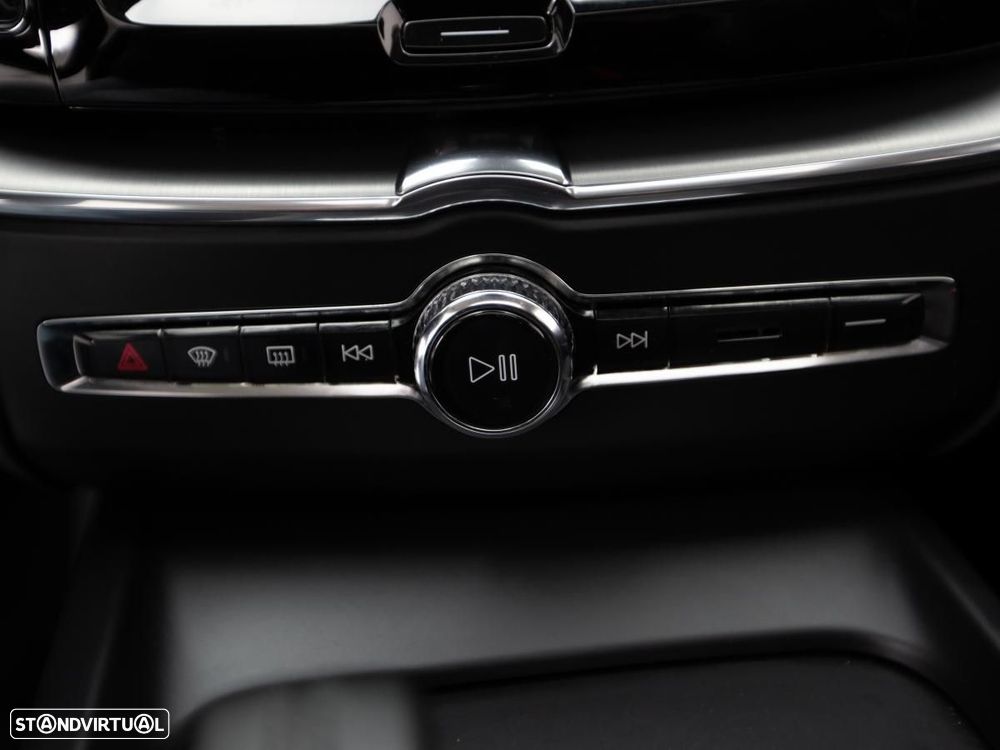 Volvo XC 60 2.0 T6 PHEV R-Design AWD - 17