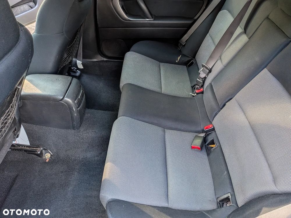 Subaru Legacy 2.0i MT - 9