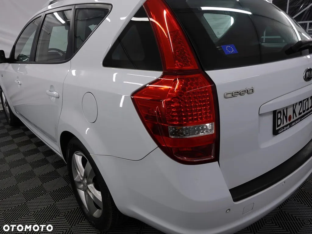 Kia Ceed Cee'd 1.6 Crdi Comfort + - 32