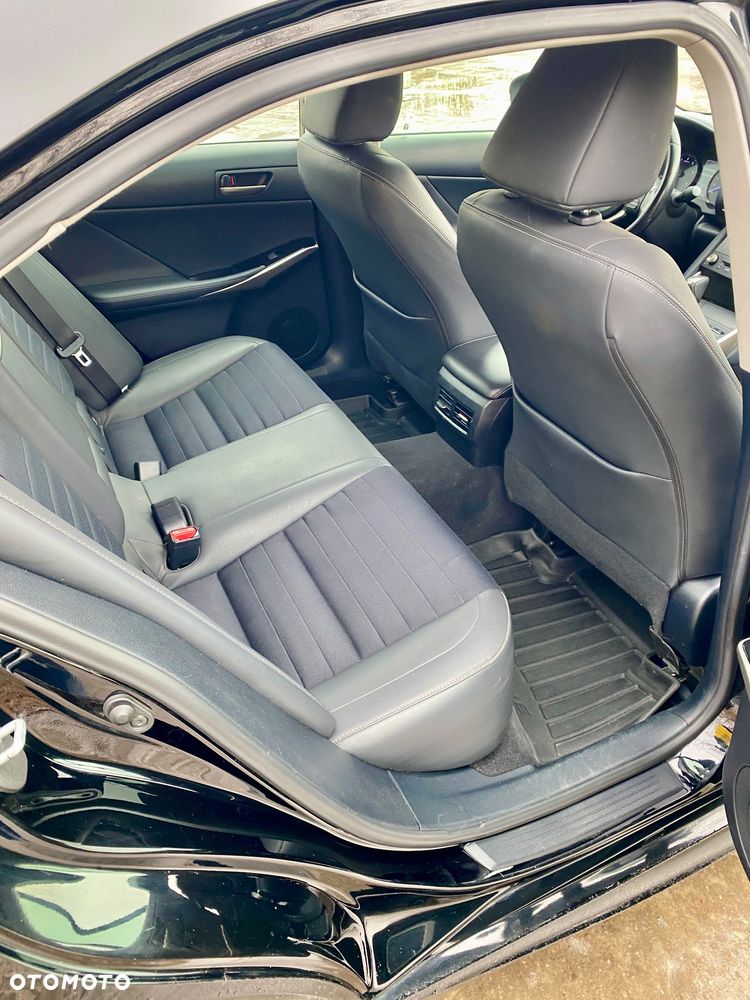 Lexus IS 200t / 300 Elegance - 14