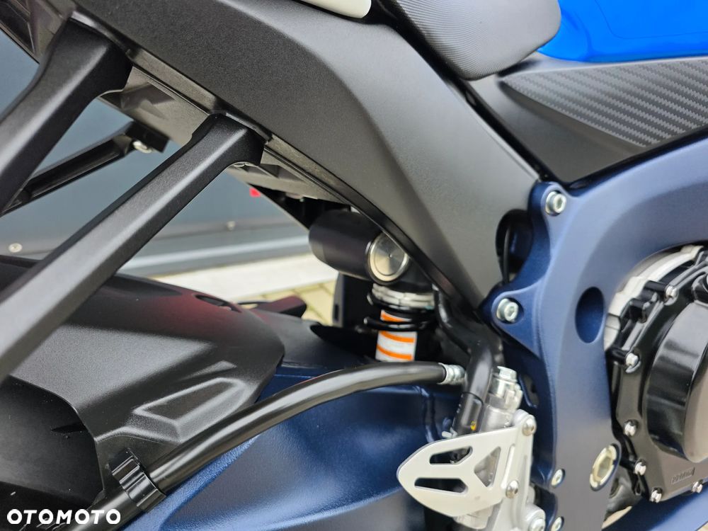 Suzuki GSX-R - 25