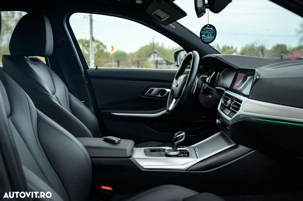 BMW Seria 3 330i AT - 18
