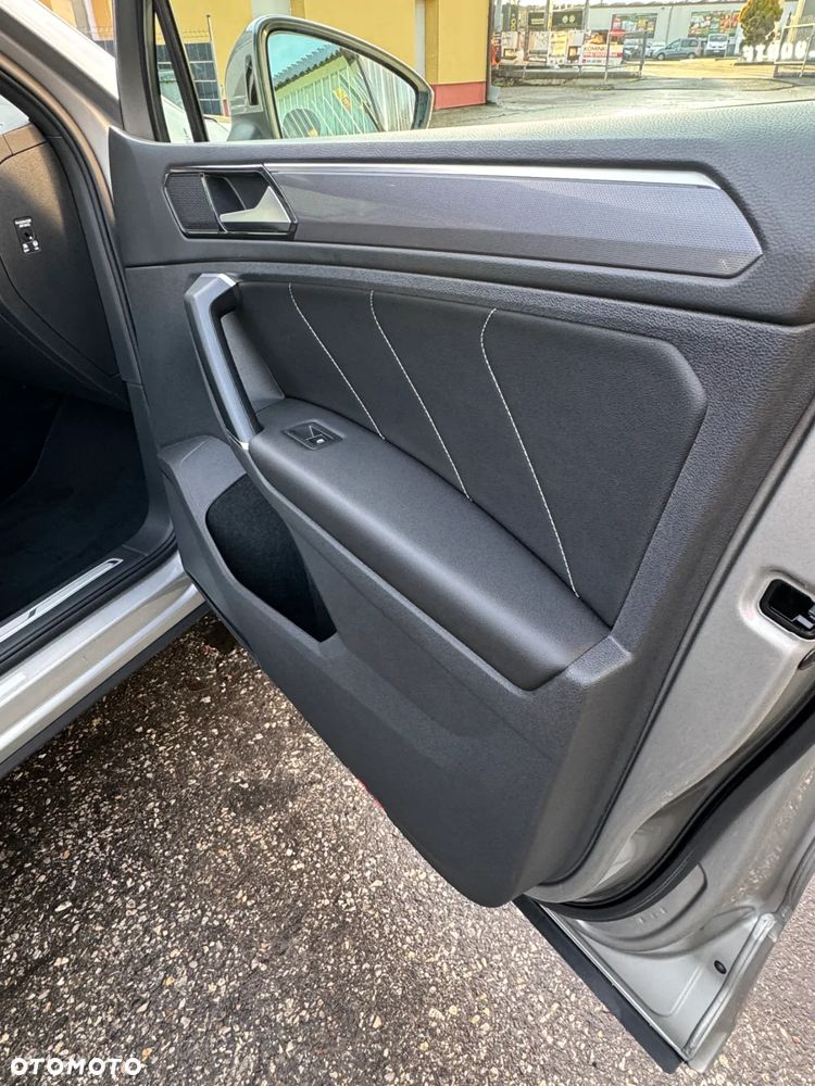 Volkswagen Tiguan 2.0 TDI SCR 4MOTION DSG Highline - 39