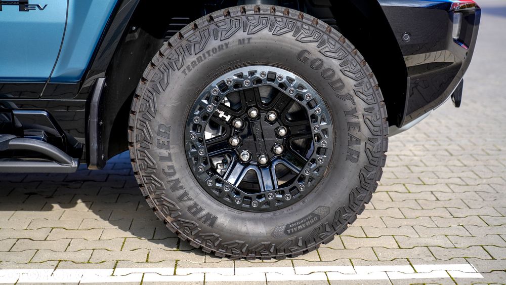 GMC Hummer - 5