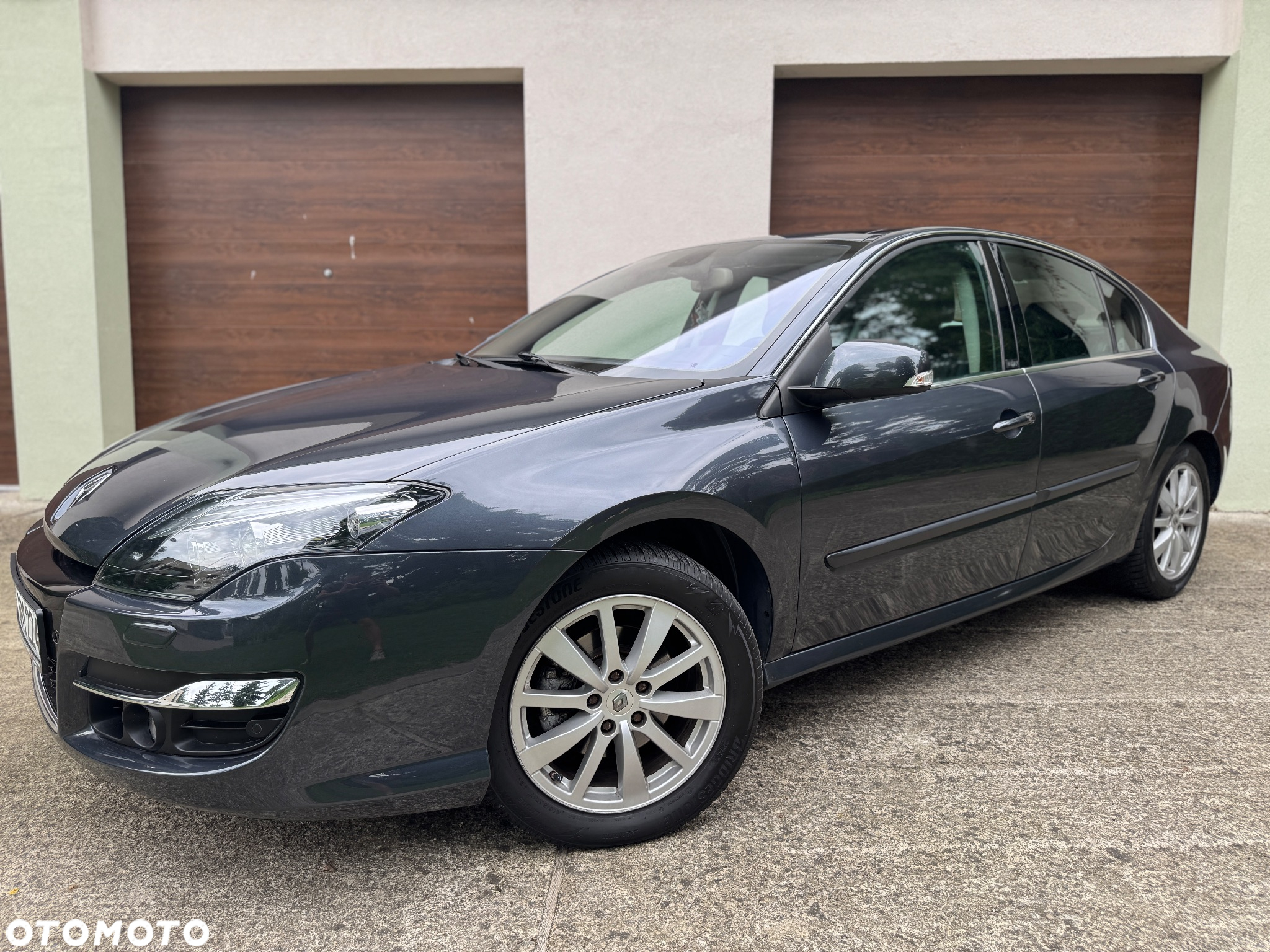Renault Laguna dCi 180 FAP Initiale - 6