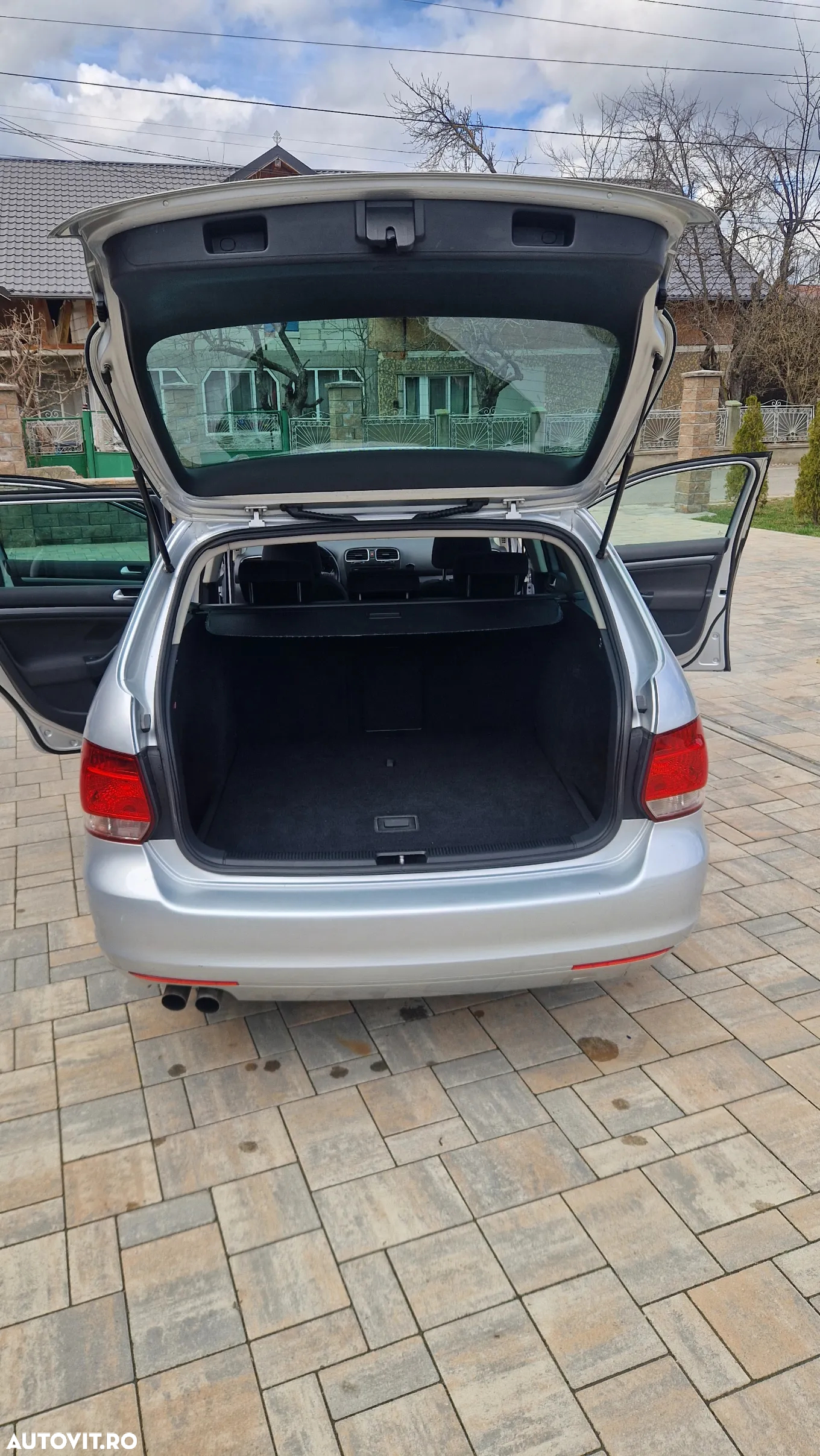 Volkswagen Golf 2.0 TDI DPF Style - 18