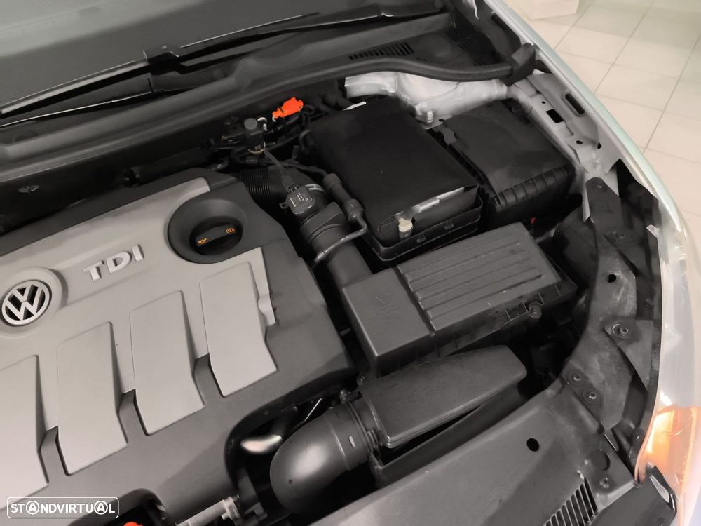 VW Golf Cabriolet 1.6 TDi BlueMotion - 14