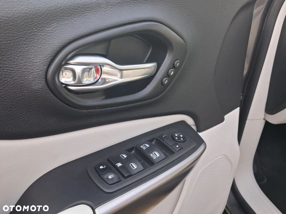 Jeep Cherokee - 7