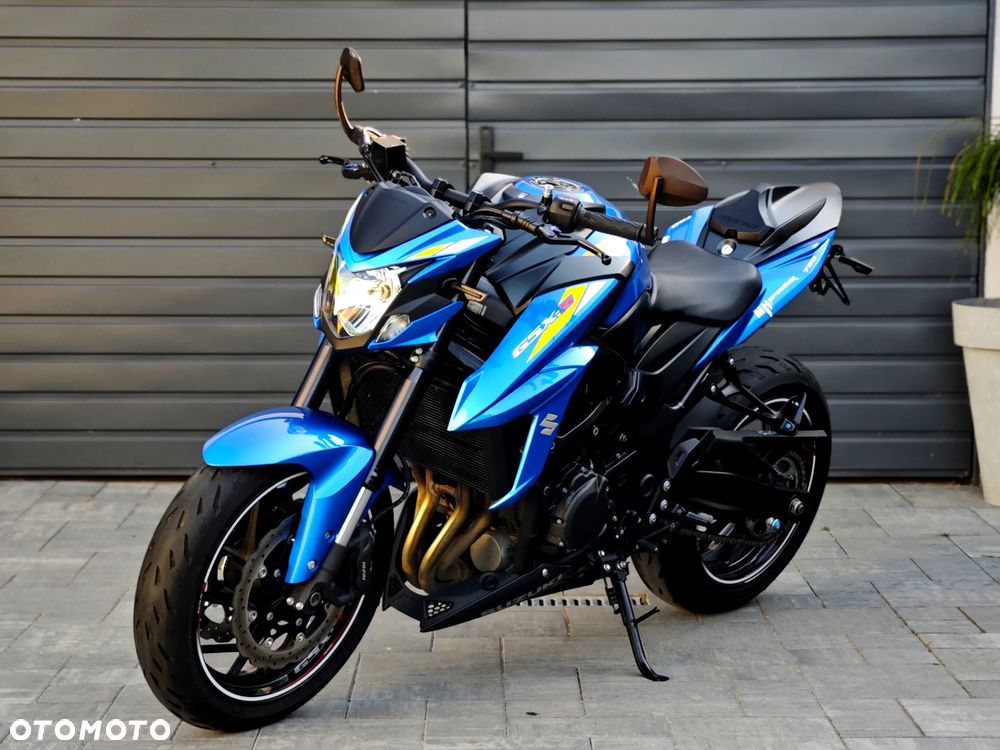 Suzuki GSX - 35