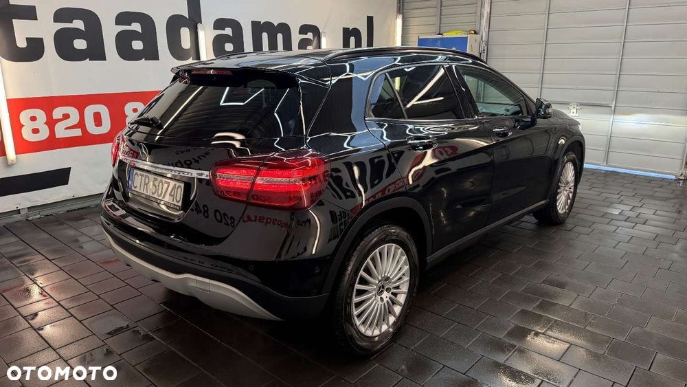 Mercedes-Benz GLA - 8
