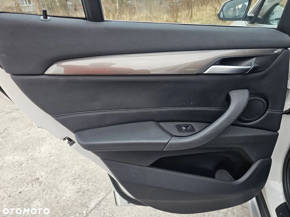 BMW X1 sDrive18d xLine - 22