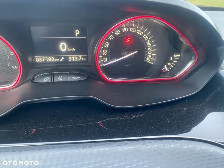 Peugeot 2008 PureTech 110 Stop&Start EAT6 GT-Line Edition - 32