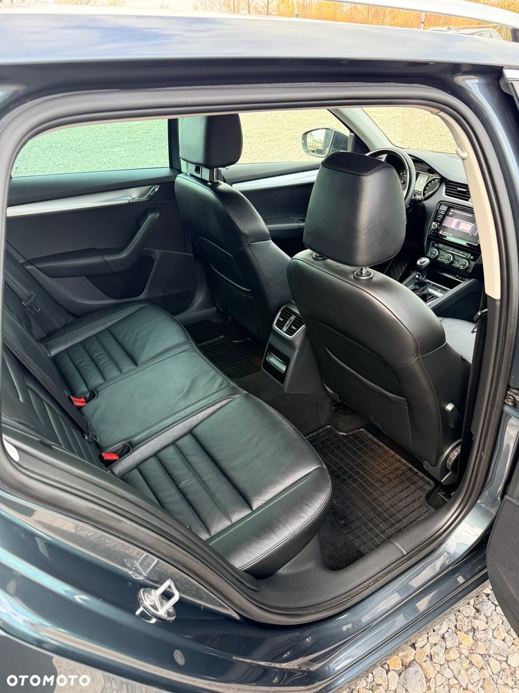 Skoda Octavia 2.0 TDI Green tec 4x4 Elegance - 9