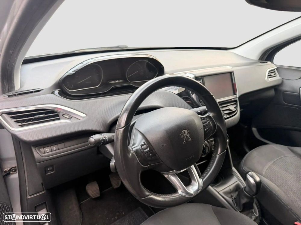 Peugeot 208 1.2 VTi SE Style - 5