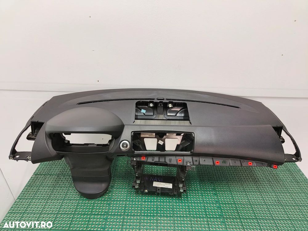 Plansa bord BMW seria 1 E81/82/87 Facelift pentru masini cu navigatie de fabrica( contine airbag pasager) - 1