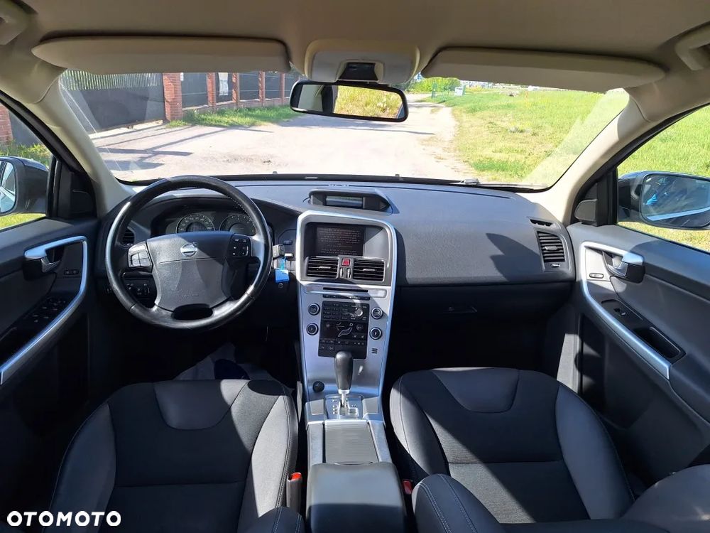 Volvo XC 60 2.4D AWD Momentum - 6
