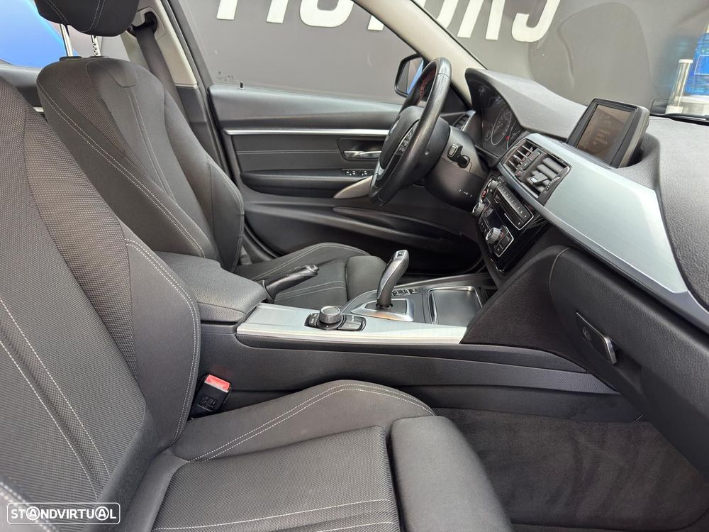 BMW 318 d Line Sport Auto - 36