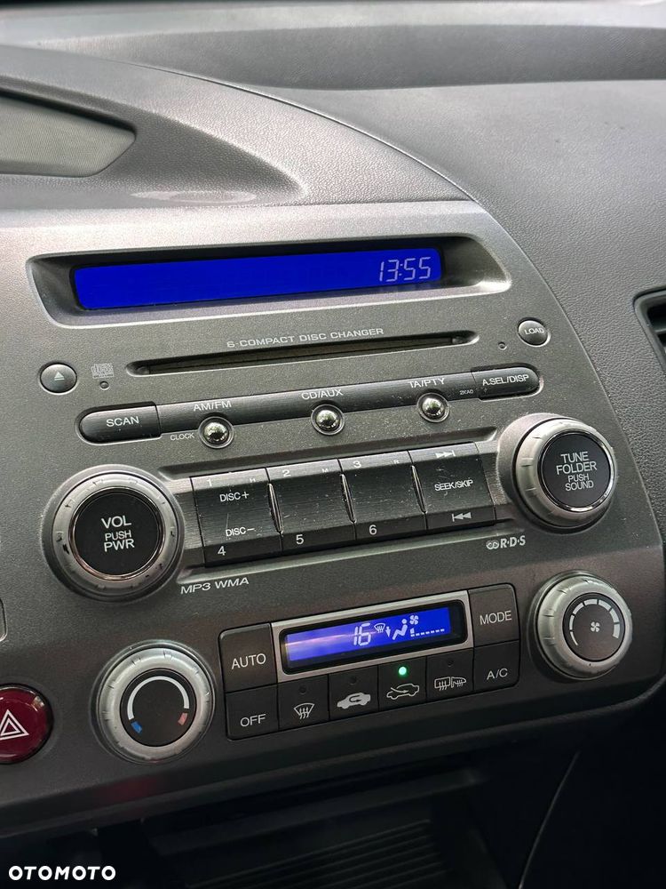 Honda Civic 1.8 Executive - 19