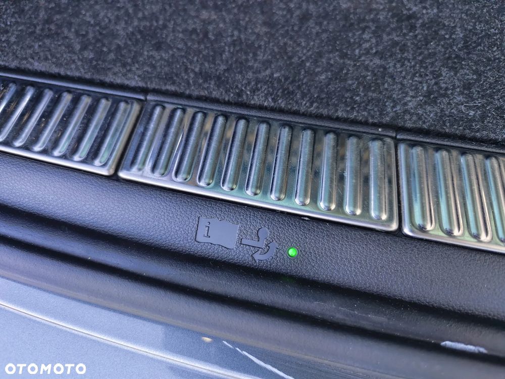 Skoda Superb 2.0 TSI 4x4 DSG L&K - 11