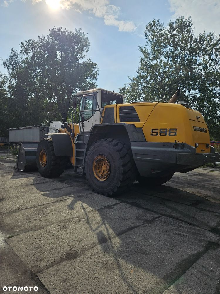 Liebherr 586 - 3