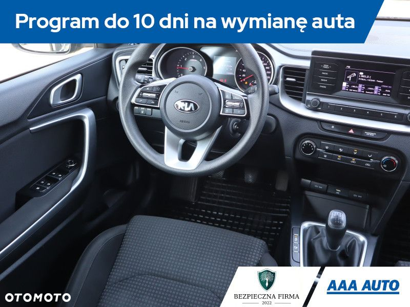 Kia Ceed - 8