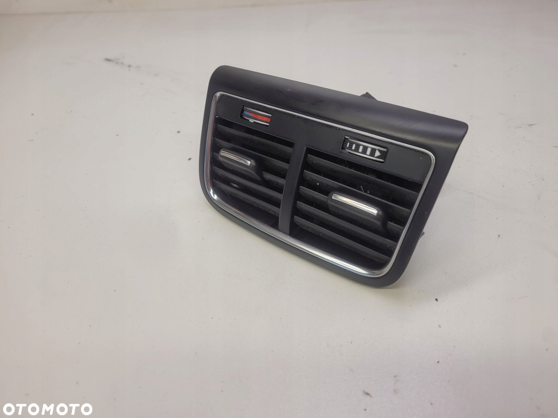 KRATKA NAWIEWU TYŁ AUDI A4 B8 LIFT A5 8K0819203J - 3