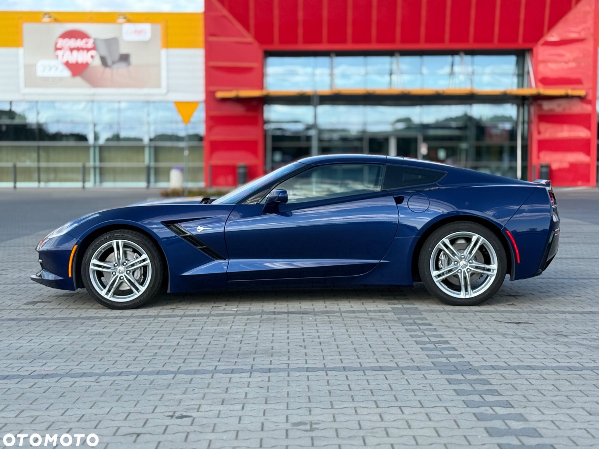 Chevrolet Corvette - 1
