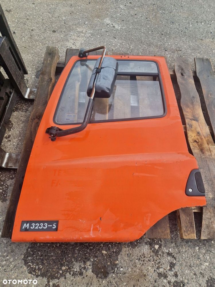 Drzwi Lewe DAF CF 65 75 85 Euro 2 / 3 . Ginaf Left Door Z szybą