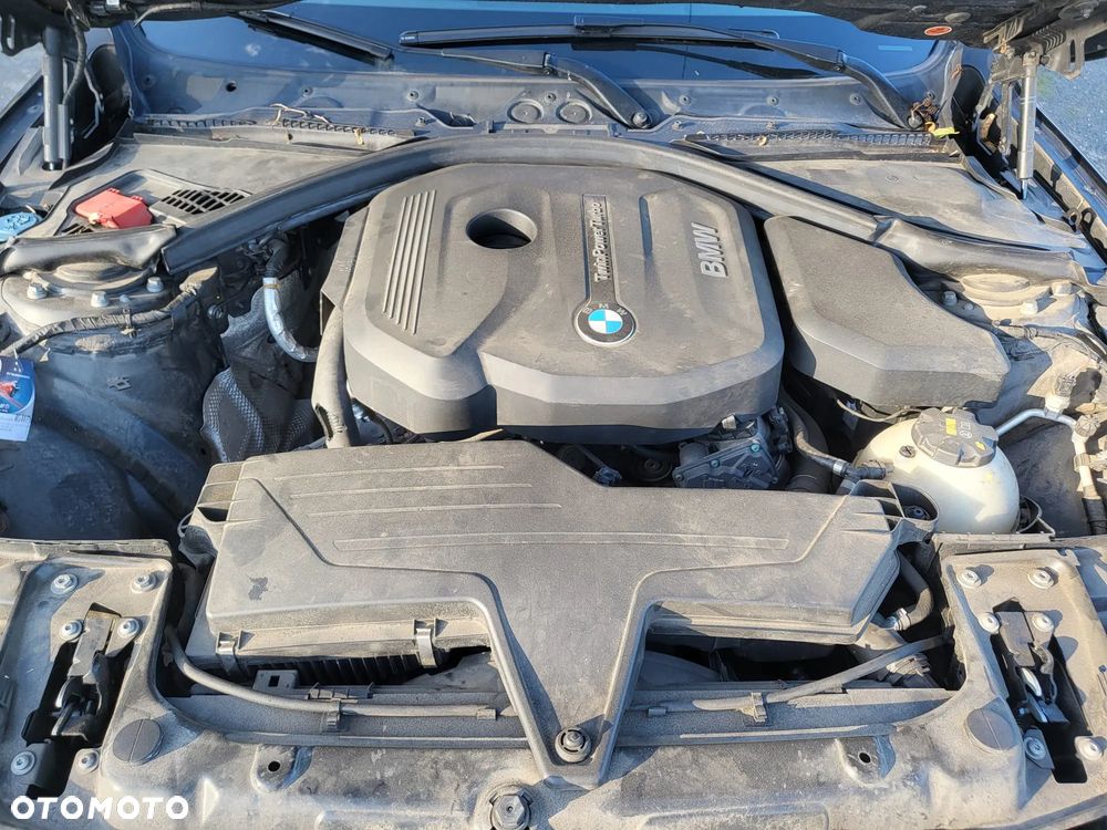 BMW Seria 3 318i Edition Luxury Line Purity - 24