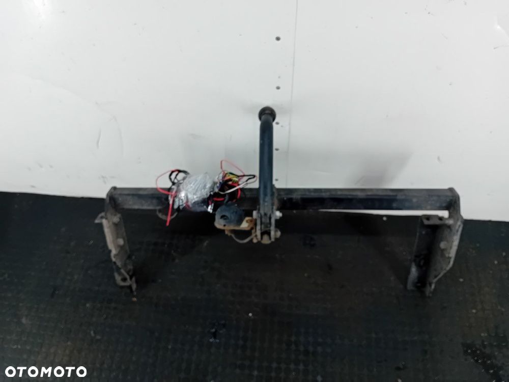 HAK HOLOWNICZY PEUGEOT 308 I HATCHBACK - 2