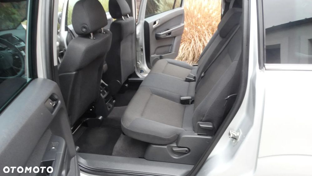 Opel Zafira - 12