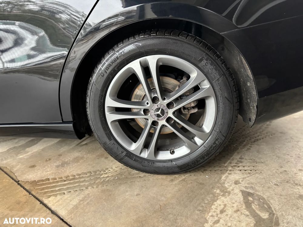 Mercedes-Benz A 180 d 7G-DCT - 12