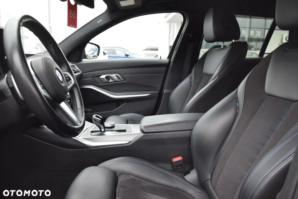 BMW Seria 3 320d xDrive Edition M Sport Shadow - 16