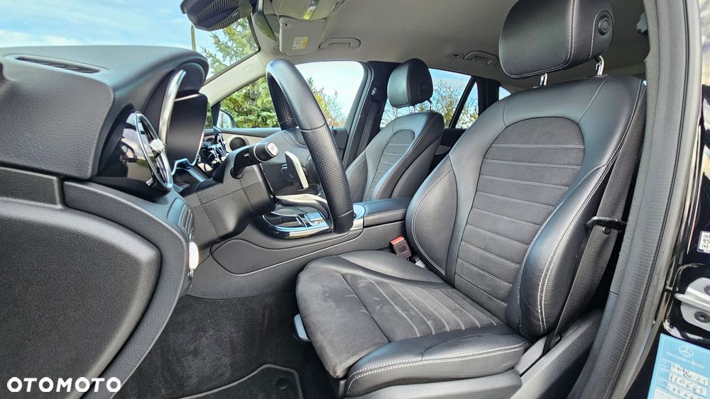 Mercedes-Benz GLC 300 e 4-Matic - 34