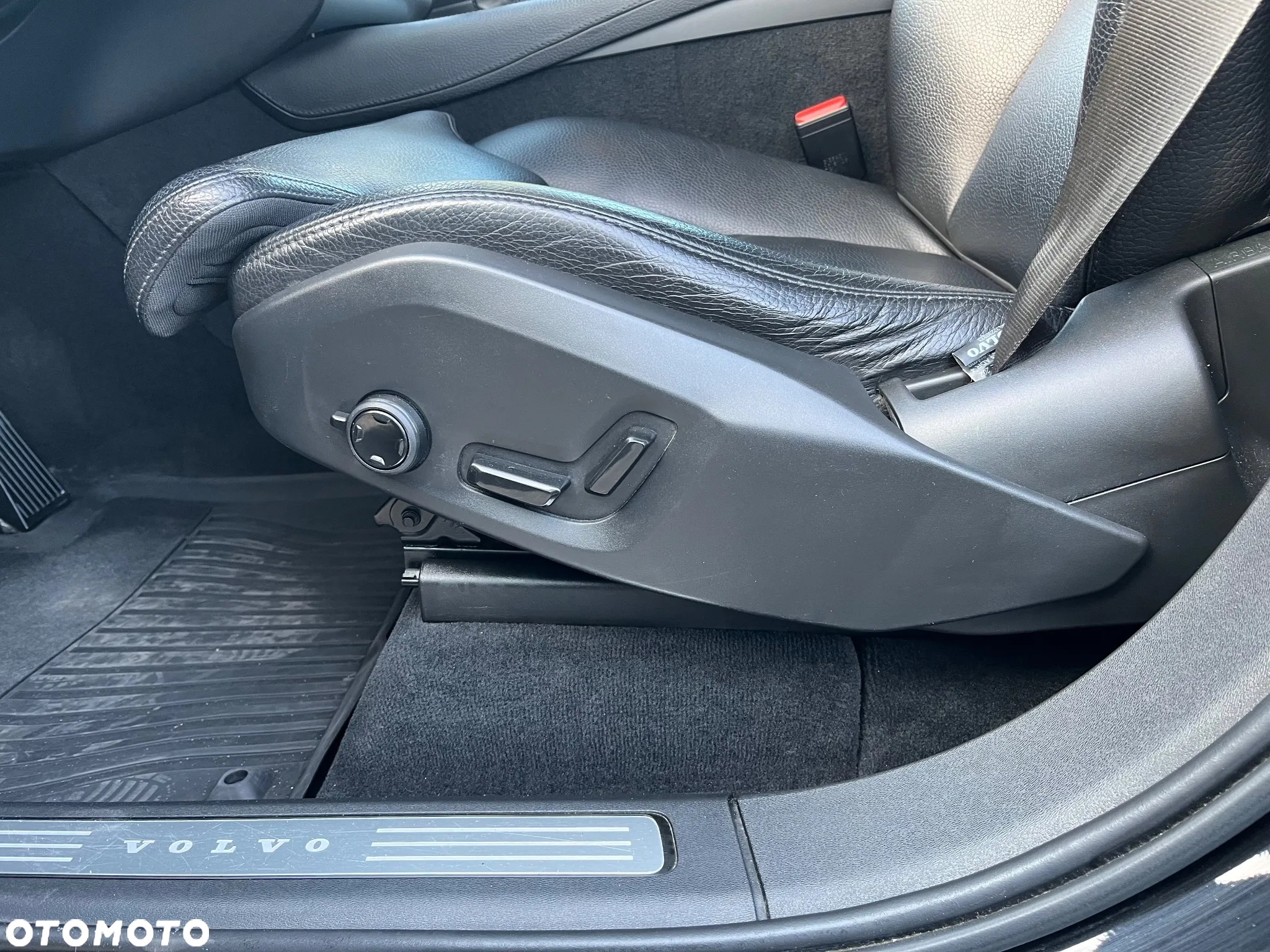 Volvo XC 90 D5 AWD Momentum 7os - 14