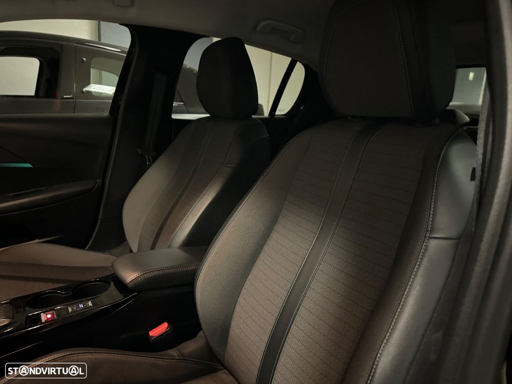 Peugeot 208 1.2 PureTech Allure EAT8 - 17