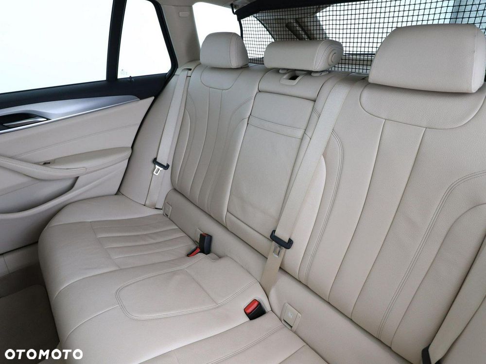 BMW Seria 5 520d xDrive - 18