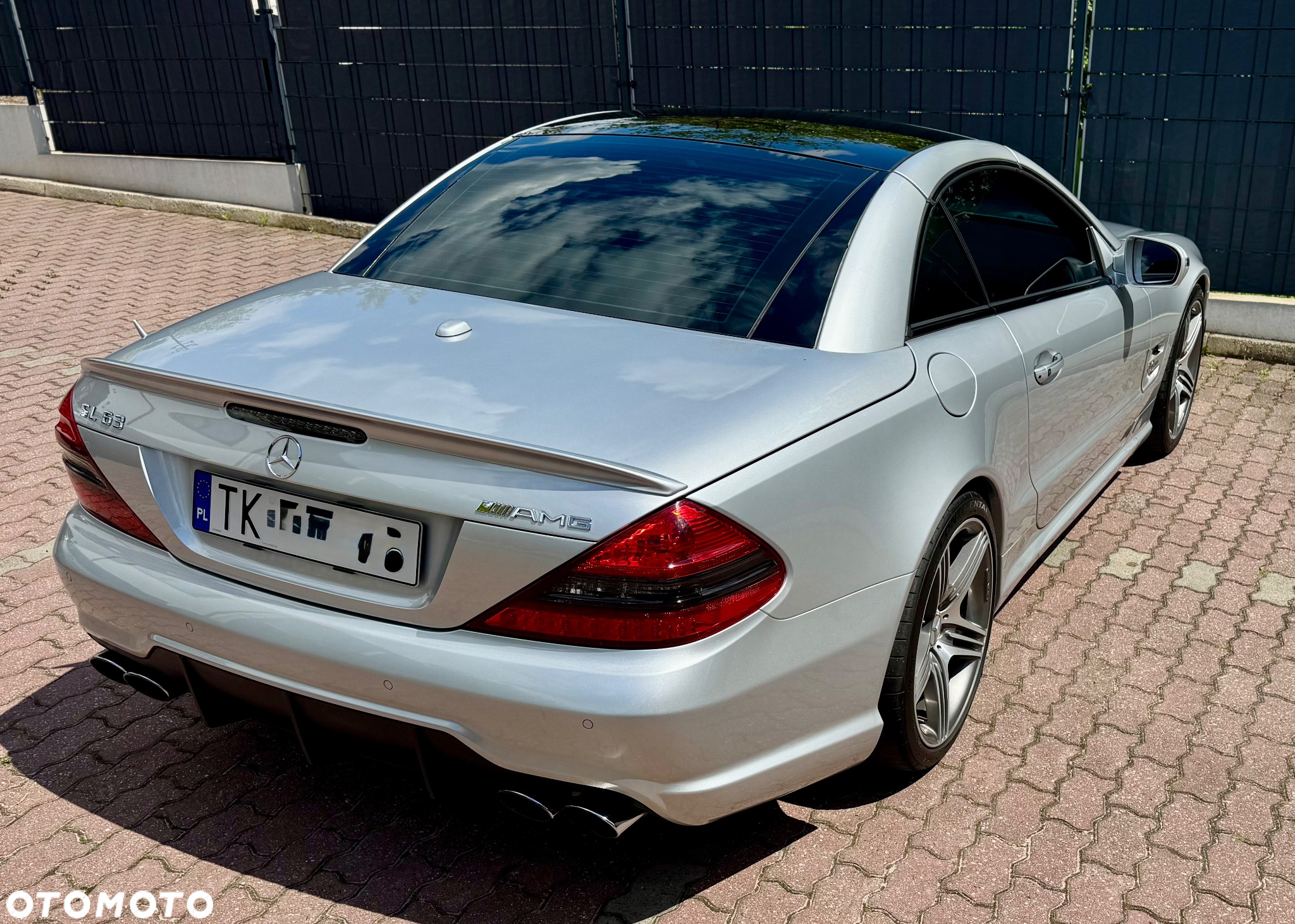 Mercedes-Benz SL 63 AMG - 12