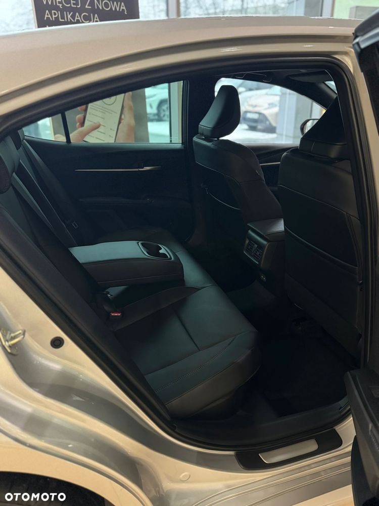Toyota Camry 2.5 Hybrid Dynamic Force Prestige e-CVT - 12