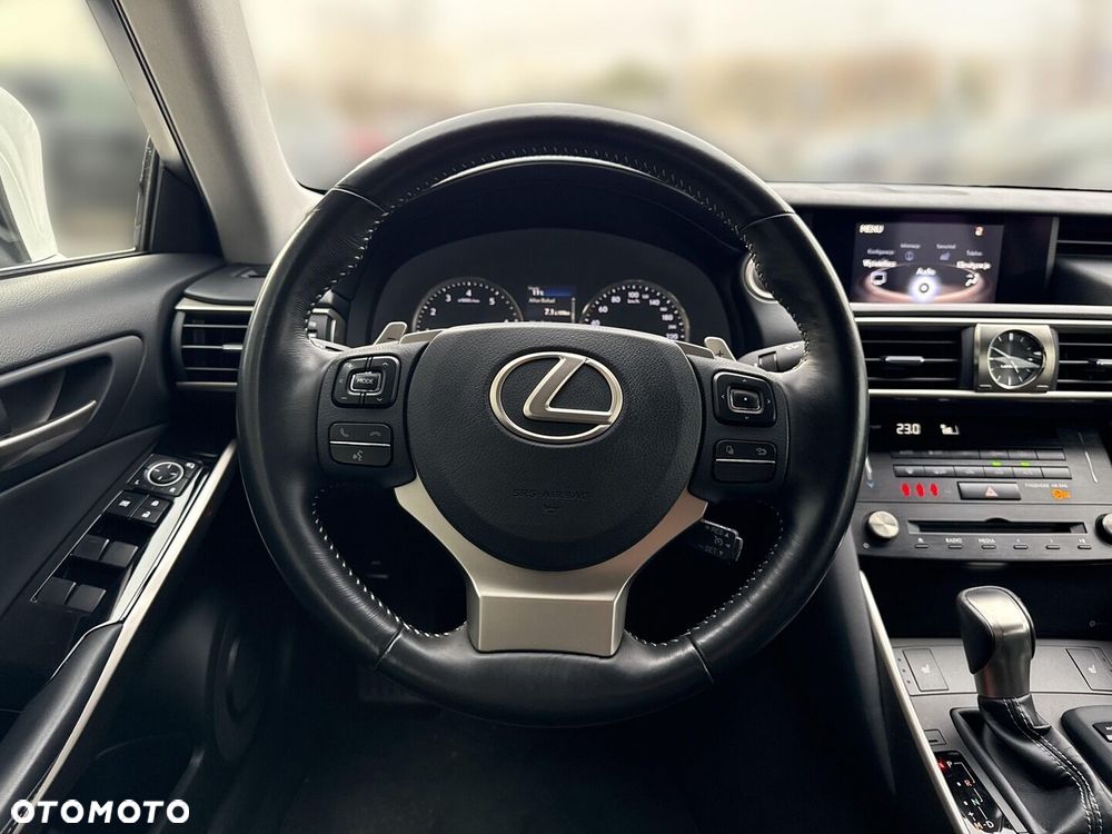 Lexus IS - 20
