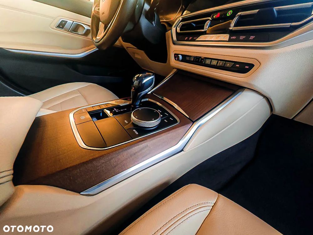 BMW Seria 3 320i Luxury Line Purity - 15