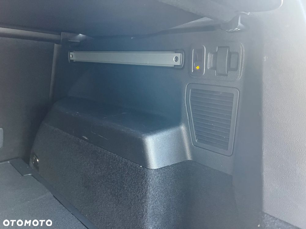 Volkswagen Touran 1.5 TSI ACT OPF DSG Highline - 39