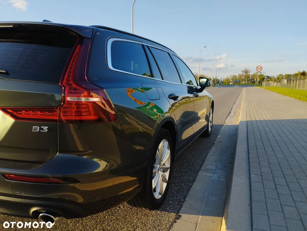 Volvo V60 B3 B Momentum - 17