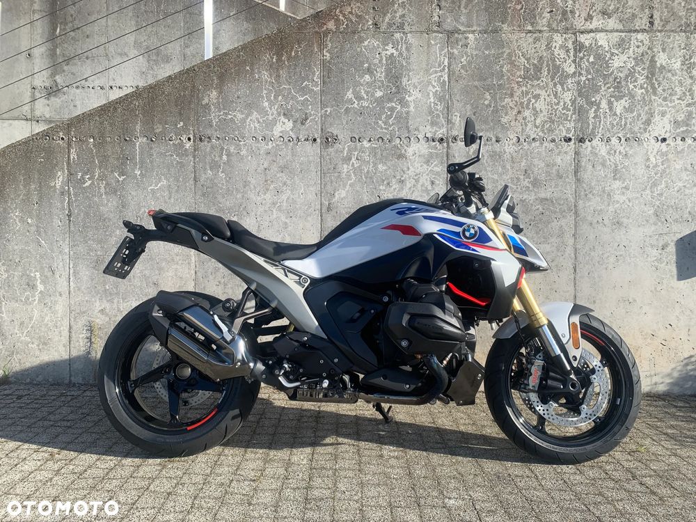 BMW R - 1