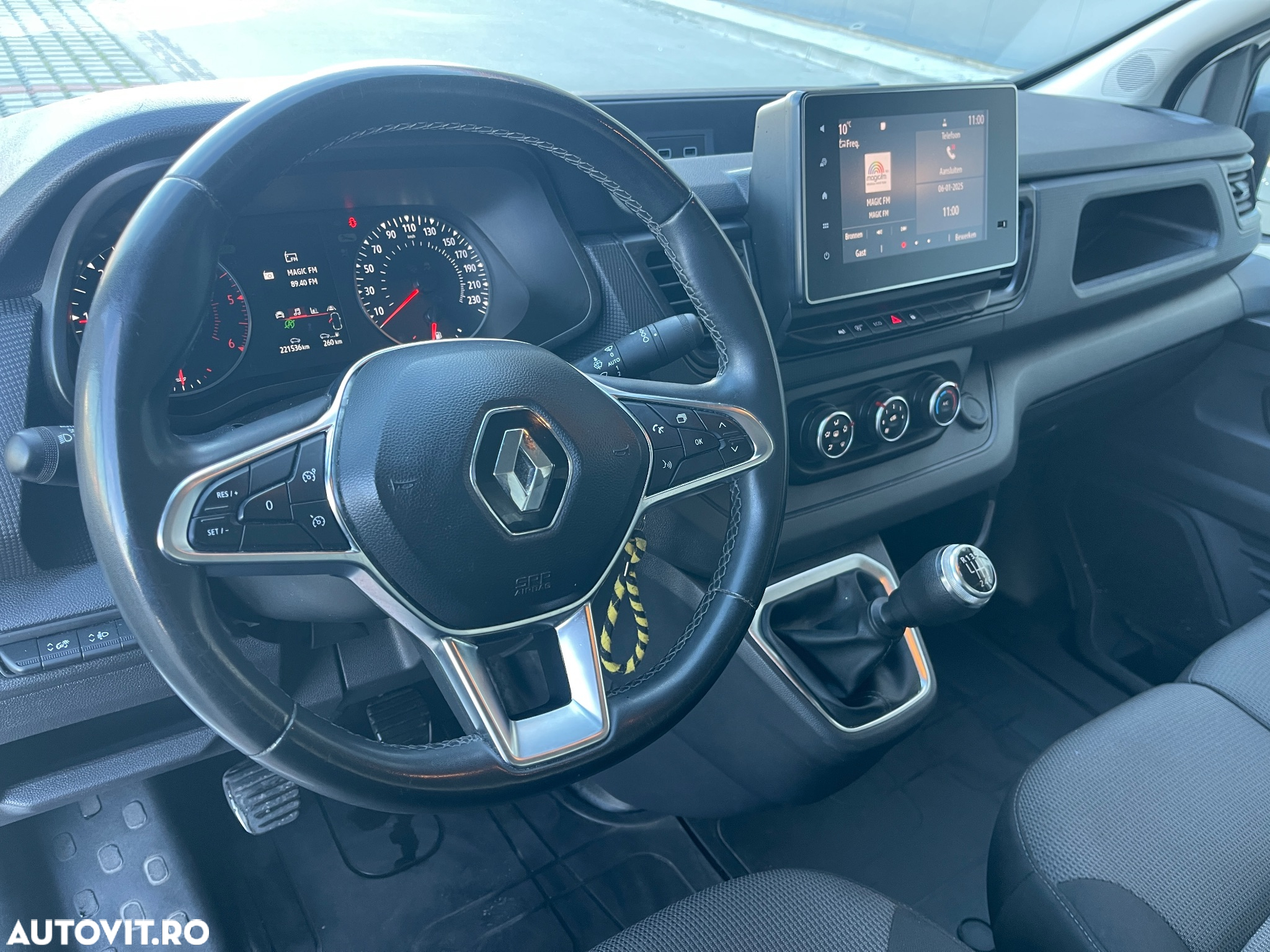 Renault Trafic - 25
