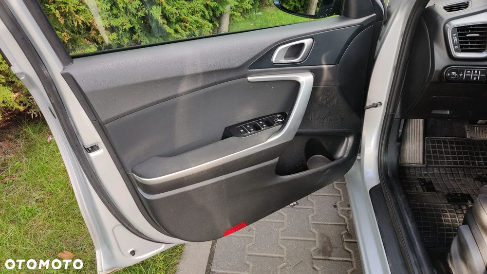 Kia Ceed 1.6 CRDi SCR M DCT - 10