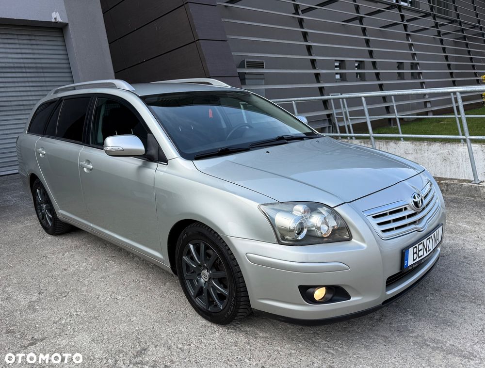 Toyota Avensis 1.8 VVT-i Combi - 1