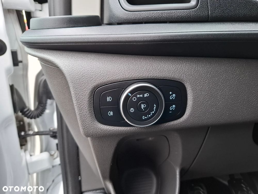 Ford TRANSIT CUSTOM - 14