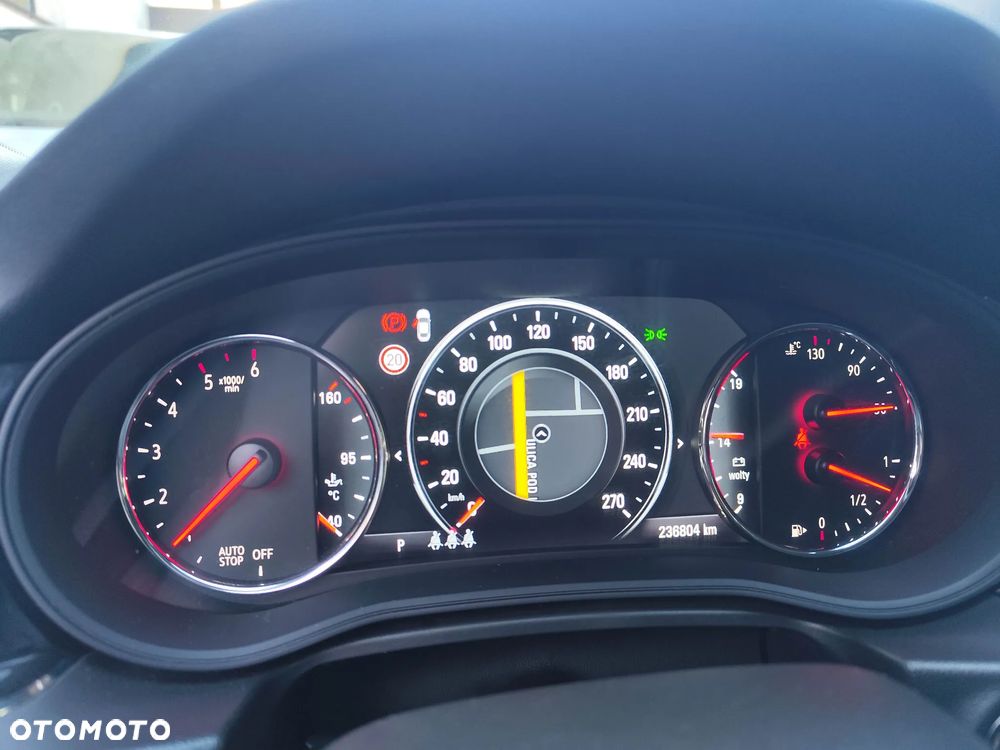 Opel Insignia 2.0 BiTurbo 4x4 Innovation - 11